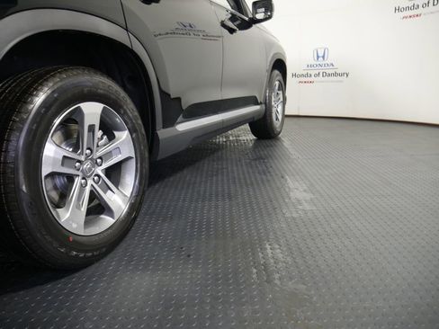 New 2025 Honda Pilot EX-L image 4