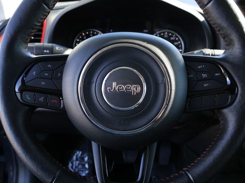 Used 2022 Jeep Renegade Trailhawk image 39