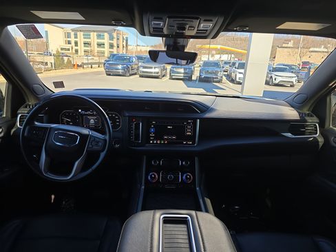 Used 2021 GMC Yukon Denali w/ Denali Premium Package image 19