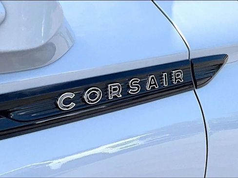Used 2025 Lincoln Corsair Reserve w/ Jet Appearance Package FWD image 11