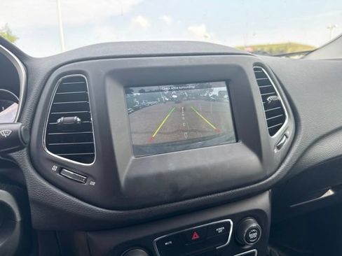 Used 2019 Jeep Compass Latitude AWD/4WD image 11