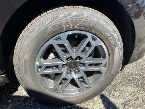 New 2025 Ford Expedition Active image 29