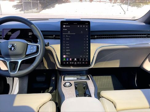 New 2026 Volvo EX90 Plus RWD image 9