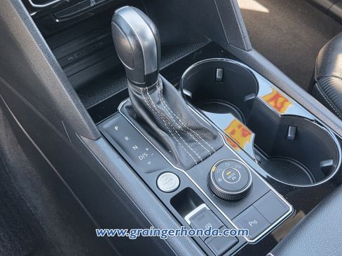 Used 2022 Volkswagen Atlas Cross Sport SE image 23