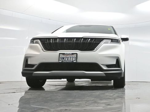 Used 2024 Kia Carnival LX image 57