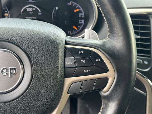 Used 2017 Jeep Grand Cherokee Limited w/ Luxury Group II image 12