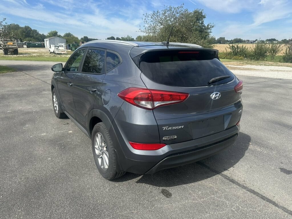 Used 2017 Hyundai Tucson SE w/ SE Popular Package 02 AWD/4WD image 3