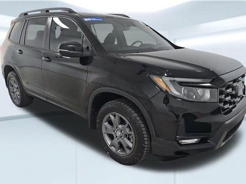 Used 2024 Honda Passport TrailSport image 4