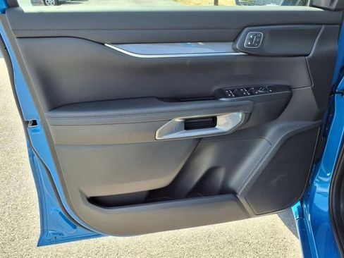 New 2025 Ford Ranger Lariat w/ Black Appearance Package image 8