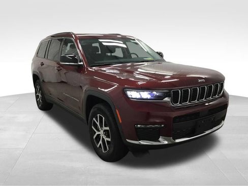 Used 2024 Jeep Grand Cherokee L Limited AWD/4WD image 3