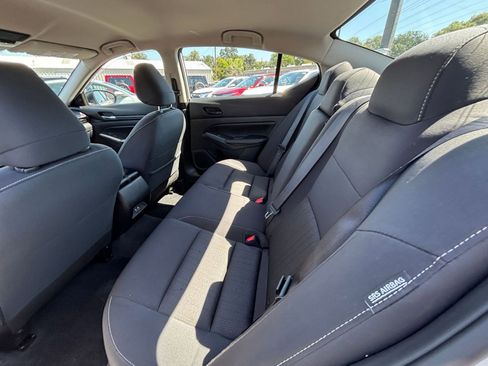 Used 2025 Nissan Altima 2.5 SV FWD image 25
