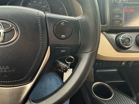 Used 2013 Toyota RAV4 LE image 15