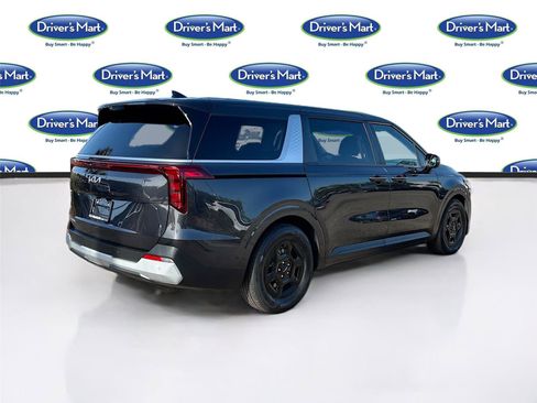 Used 2025 Kia Carnival image 7