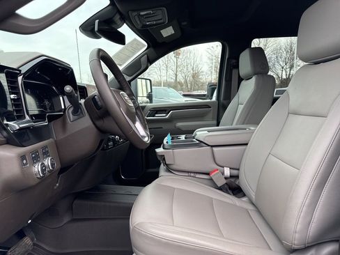 Used 2025 GMC Sierra 2500 SLT w/ LPO, GMC Protection Package image 9