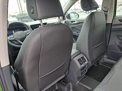 New 2026 Volkswagen Taos SE image 23