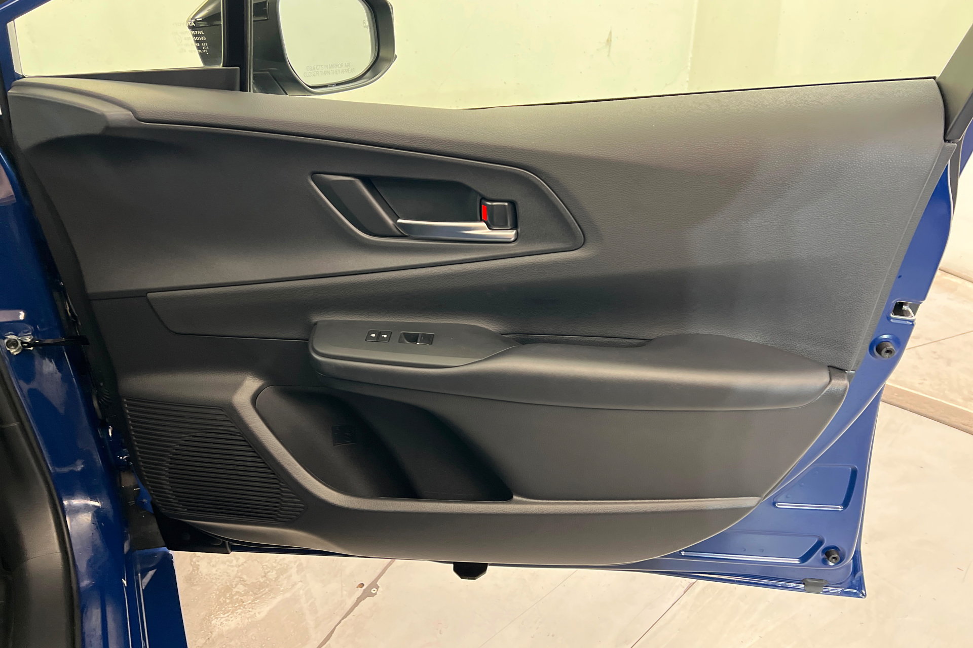 Certified 2025 Toyota Prius Plug-In Hybrid FWD image 24