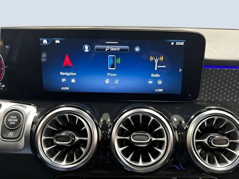 Certified 2024 Mercedes-Benz GLB 250 4MATIC image 21
