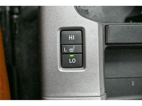 Used 2012 Toyota Sequoia Platinum image 32