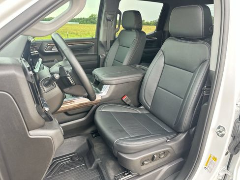 Used 2024 Chevrolet Silverado 1500 RST AWD/4WD image 11