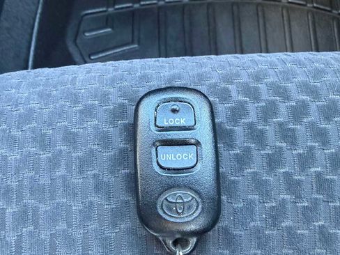 Used 2006 Toyota Corolla S image 24