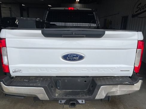 Used 2017 Ford F250 XLT image 22
