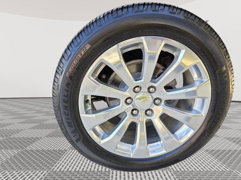 Used 2021 Chevrolet Tahoe Premier w/ Premium Package image 27