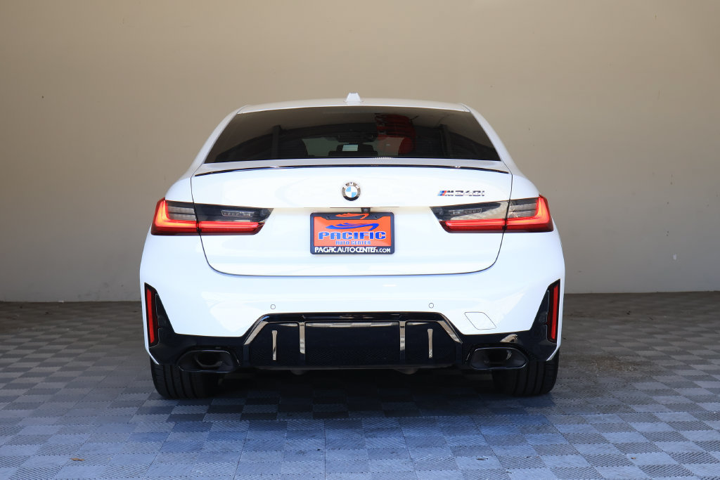 Used 2023 BMW M340i RWD image 11