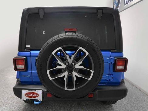 Used 2024 Jeep Wrangler Unlimited AWD/4WD image 4