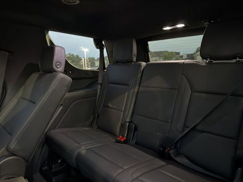 Used 2024 Chevrolet Tahoe LT RWD image 8