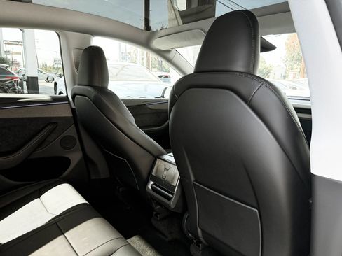 Used 2026 Tesla Model Y 2WD image 28