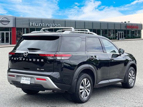 Certified 2024 Nissan Pathfinder SL image 6