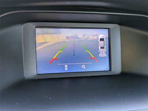 Used 2016 Ford Focus SE w/ Reverse Sensing Package image 21