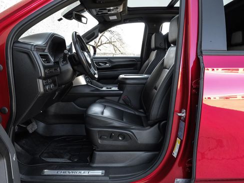 Used 2021 Chevrolet Tahoe Z71 w/ Rear Media and Nav Package image 4