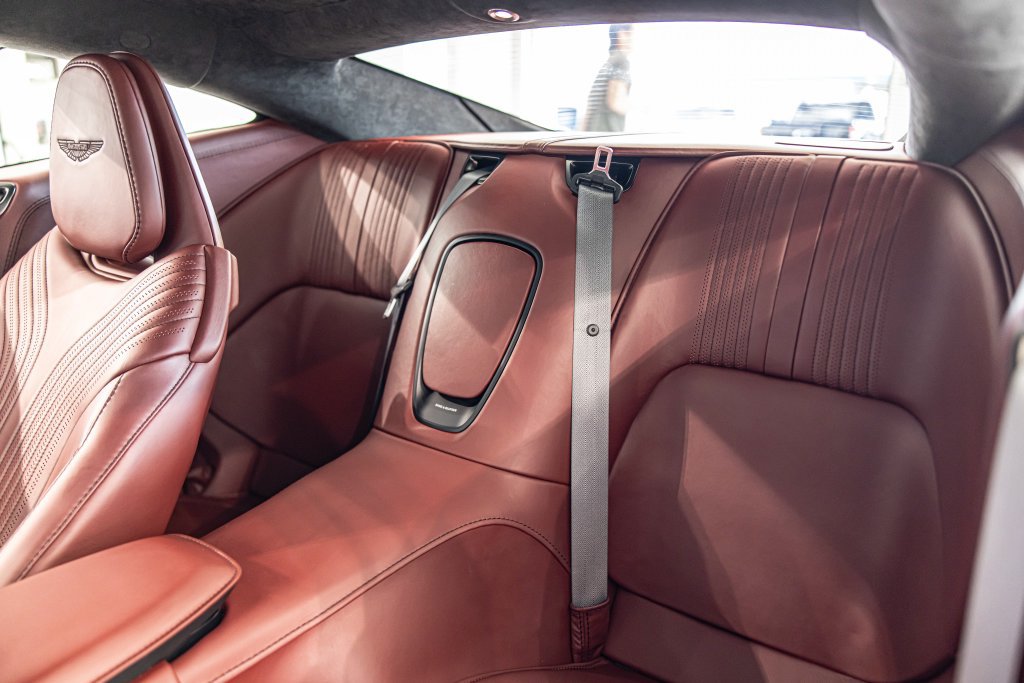 Used 2018 Aston Martin DB11 Coupe RWD image 21