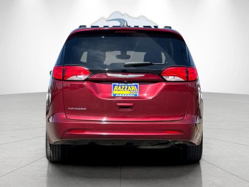 Used 2021 Chrysler Voyager Lxi FWD image 4