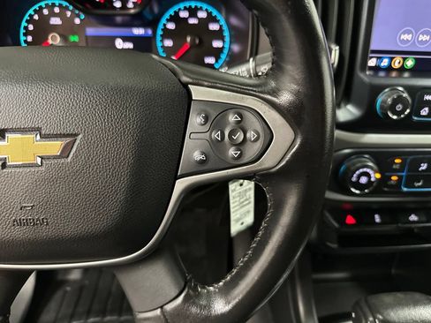 Used 2019 Chevrolet Colorado LT AWD/4WD image 17