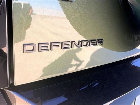New 2026 Land Rover Defender 110 X-Dynamic SE image 9