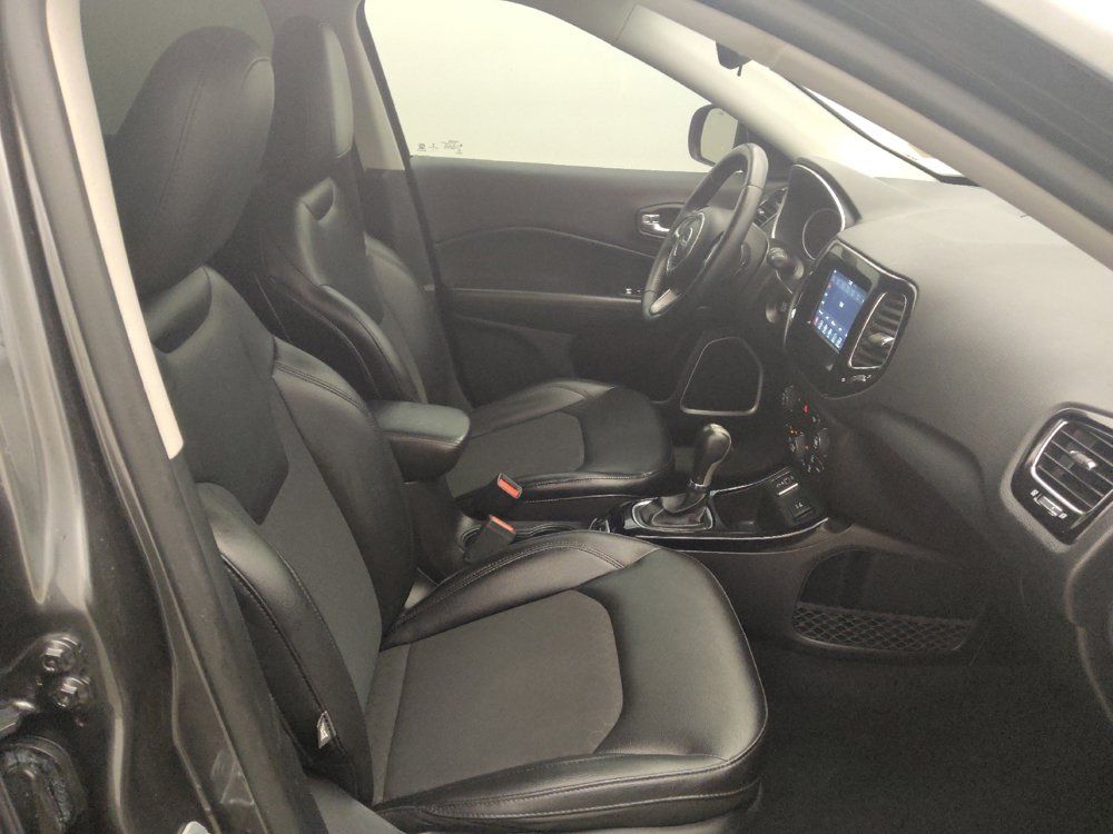 Used 2019 Jeep Compass Latitude FWD image 21