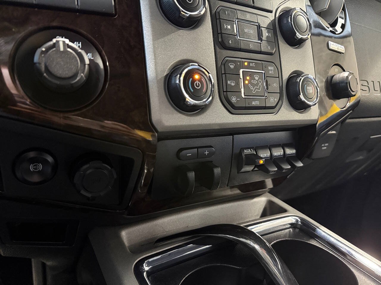 Used 2015 Ford F350 Platinum AWD/4WD image 25