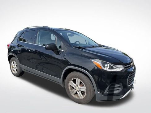 Used 2017 Chevrolet Trax LT image 2