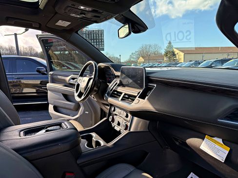 Used 2021 Chevrolet Tahoe Z71 w/ Z71 Signature Package image 23