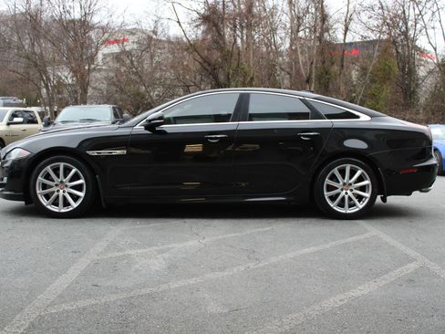 Used 2017 Jaguar XJ R-Sport image 26