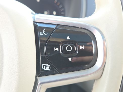 Used 2023 Volvo XC90 B6 Plus w/ Protection Package Premier AWD/4WD image 24