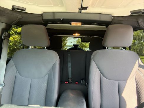 Used 2013 Jeep Wrangler Unlimited Sport AWD/4WD image 15