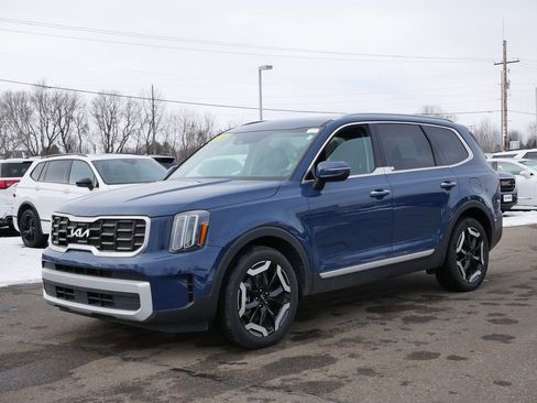 Used 2025 Kia Telluride S image 3