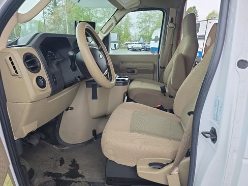Used 2014 Ford E-350 and Econoline 350 Super Duty RWD image 13