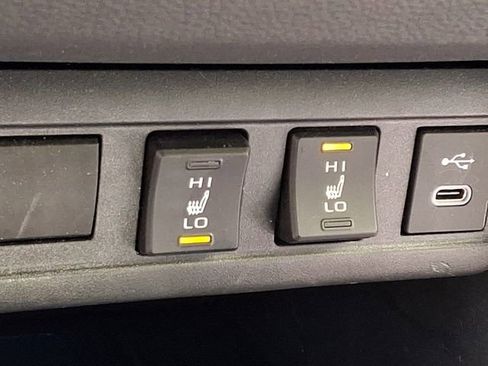 Used 2023 Toyota Corolla Cross XLE w/ Convenience Package image 23