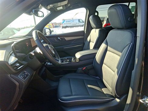 Certified 2025 Buick Enclave Preferred image 12