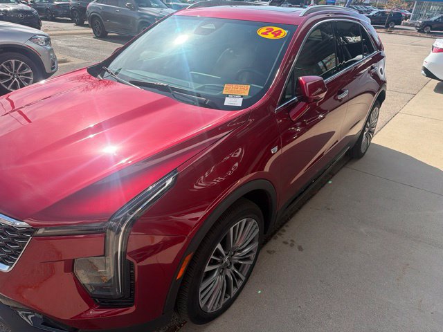 Used 2024 Cadillac XT4 Premium Luxury w/ Technology Package AWD/4WD image 4