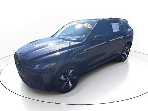 Used 2025 Jaguar F-PACE R-Dynamic S image 2